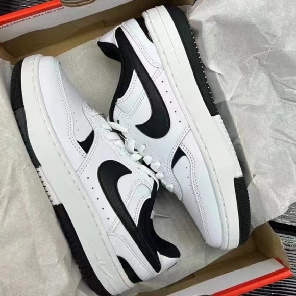 Nike gamma force Women's Classic Black and White Sneakers - Picture 4 of 5